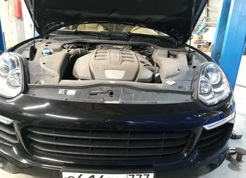 Плановое ТО Porsche Cayenne 3.0 tdi  в автотехцентре Mercedes-Benz plus