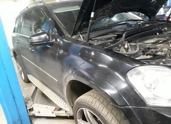 Замена радиатора охлаждения Mercedes-Benz GL164 в автотехцентре Mercedes-Benz plus