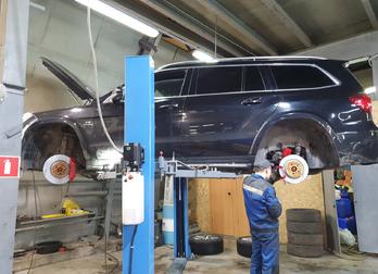 Замена тормозных дисков колодок Mercedes Benz GLS 6.3 AMG в автотехцентре Mercedes-Benz plus